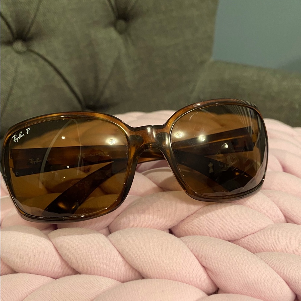 Ray-Ban sunglasses (women’s)